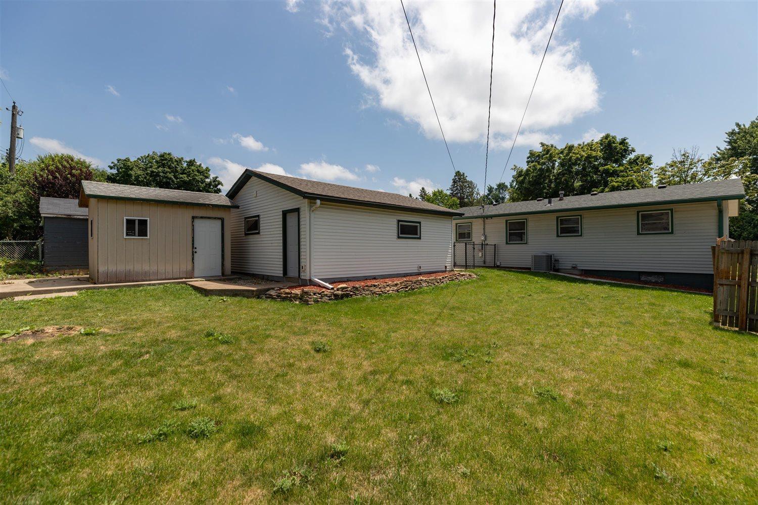 1823 18 1/2 Street Northwest Rochester, MN 55901 - Photo 31 of 36