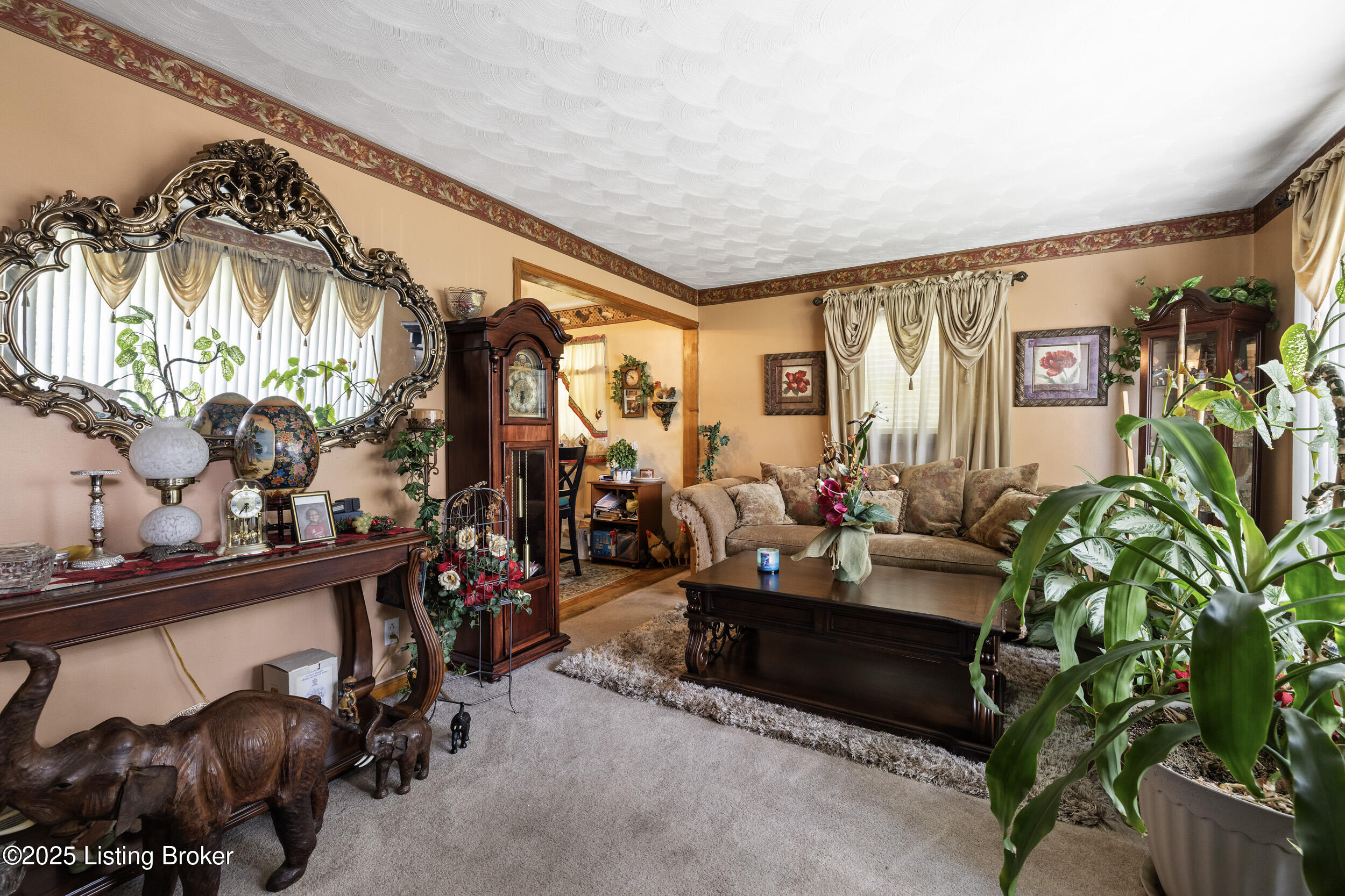 6104 Shadow Run Road Louisville, KY 40219 - Photo 8 of 34 3U8A9699