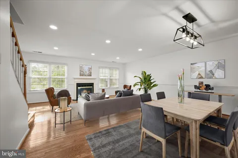 $449,000 | 148 Barnsfield Court, Unit 204, Gaithersburg, MD 20878