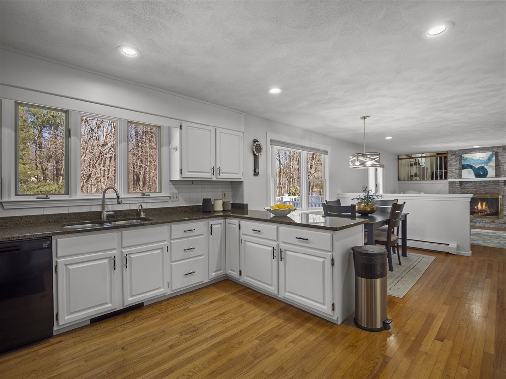 7 Ravens Bluff Andover, MA 01810 - Photo 7 of 42