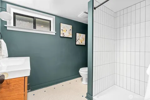 $999,950 | 8205 19th Avenue Northeast, Seattle, WA 98115