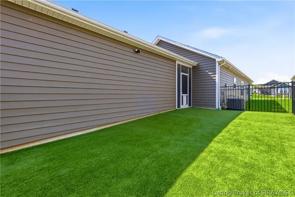 $279,900 | 1207 Parkland Trail, Jeffersonville, IN 47130