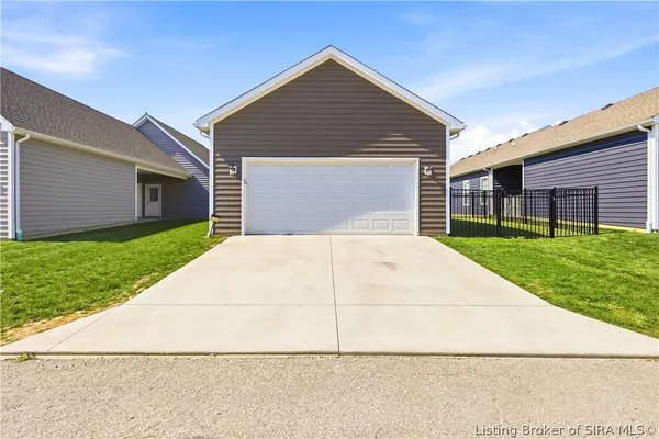 $279,900 | 1207 Parkland Trail, Jeffersonville, IN 47130