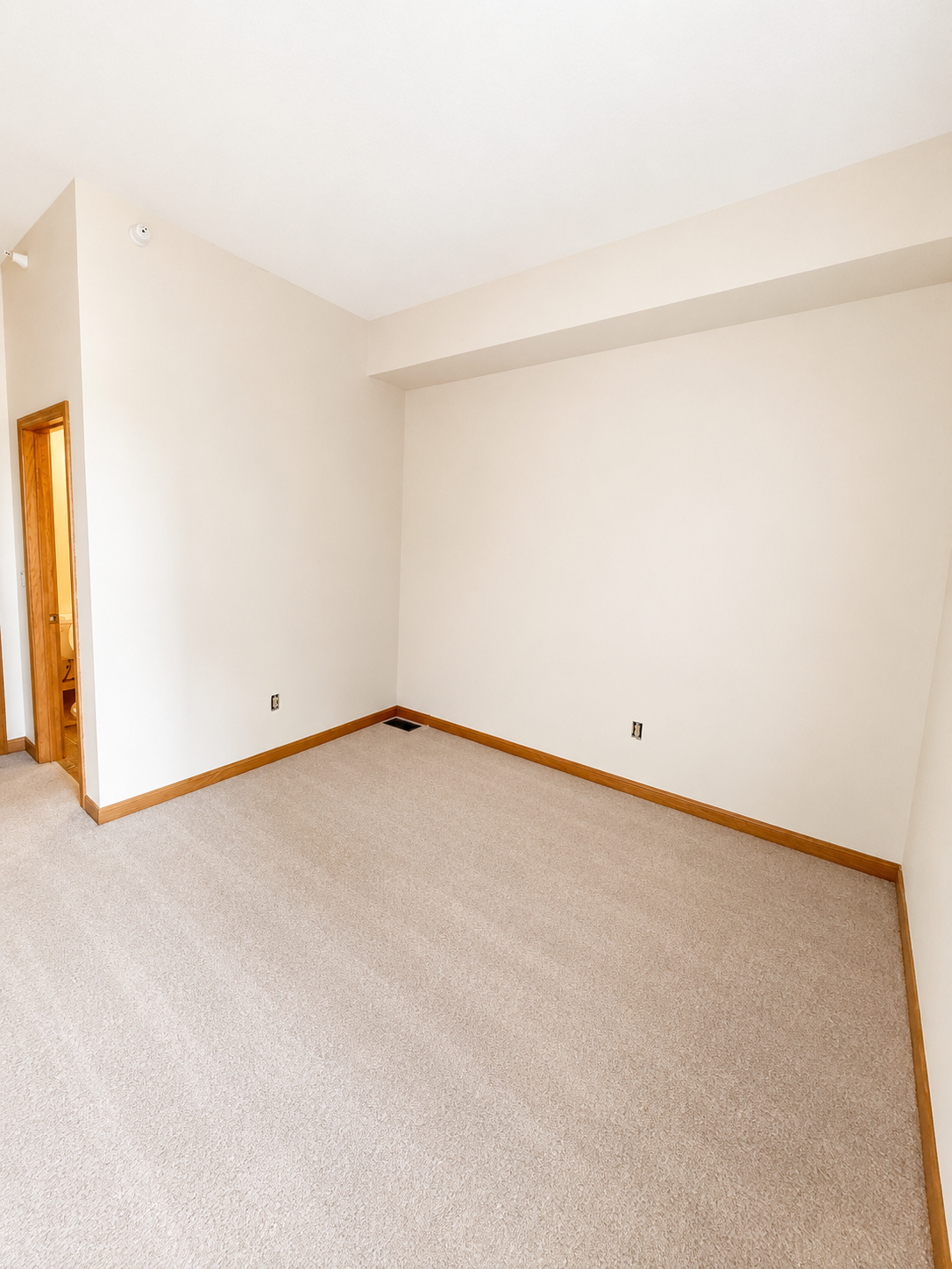 539 Pacific Avenue Southwest, Unit STUDENT Willmar, MN 56201 - Photo 4 of 43