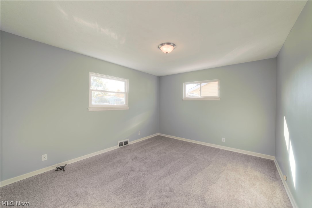 30221 Vineyard Road Willowick, OH 44095 - Photo 10 of 25