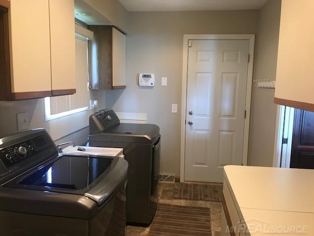 7347 Riverside Drive Algonac, MI 48001 - Photo 27 of 27 31379631-26.JPG