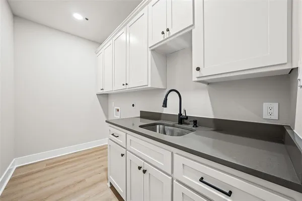 a close view of sink and tap