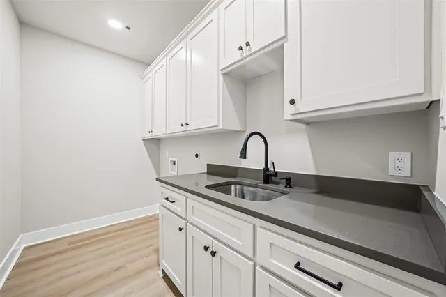 a close view of sink and tap