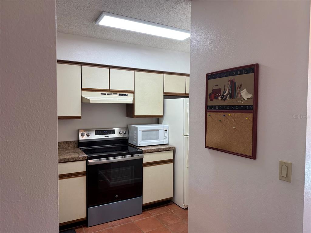 6519 Spring Flower Drive, Unit 22 New Port Richey, FL 34653 - Photo 3 of 28 Gallery Image 3