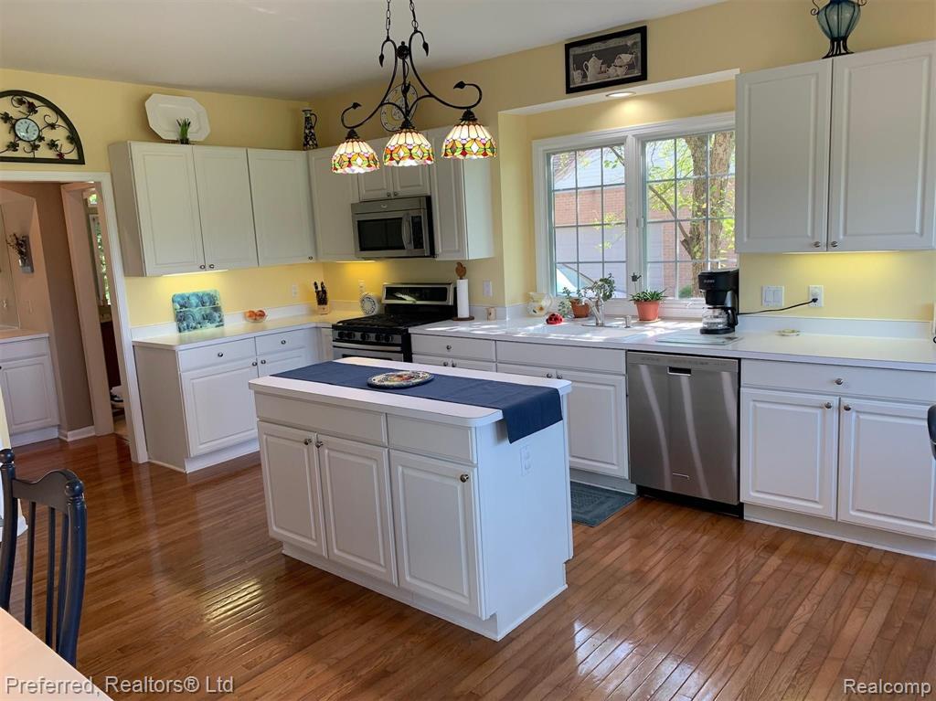 46635 Inverness Road Canton, MI 48188 - Photo 11 of 43