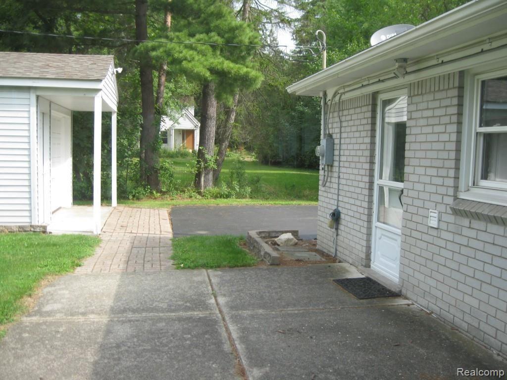 16705 Merriman Road Livonia, MI 48154 - Photo 29 of 51 IMG_2499.JPG