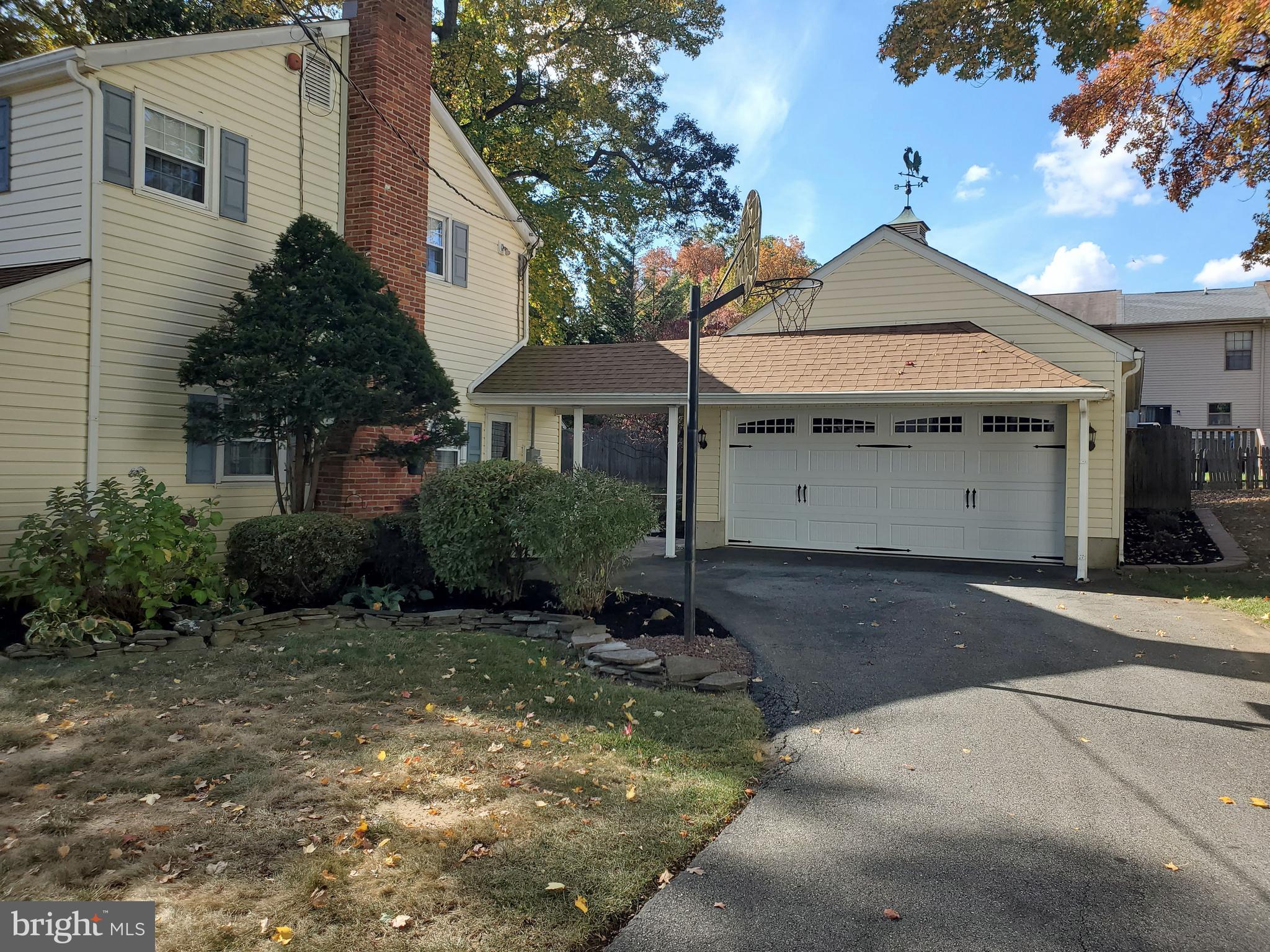 16 Robert Road New Castle, DE 19720 - Photo 2 of 30 a view of a house with a garden