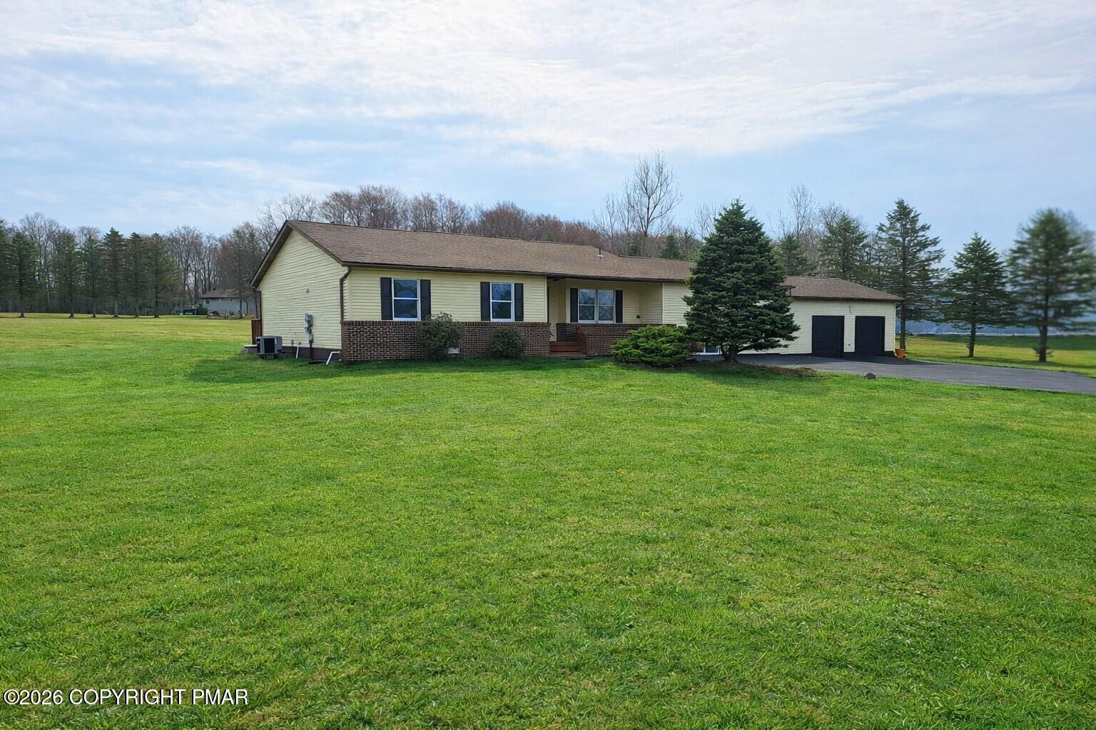 125 Clearview Road Long Pond, PA 18334 - Photo 3 of 24 3