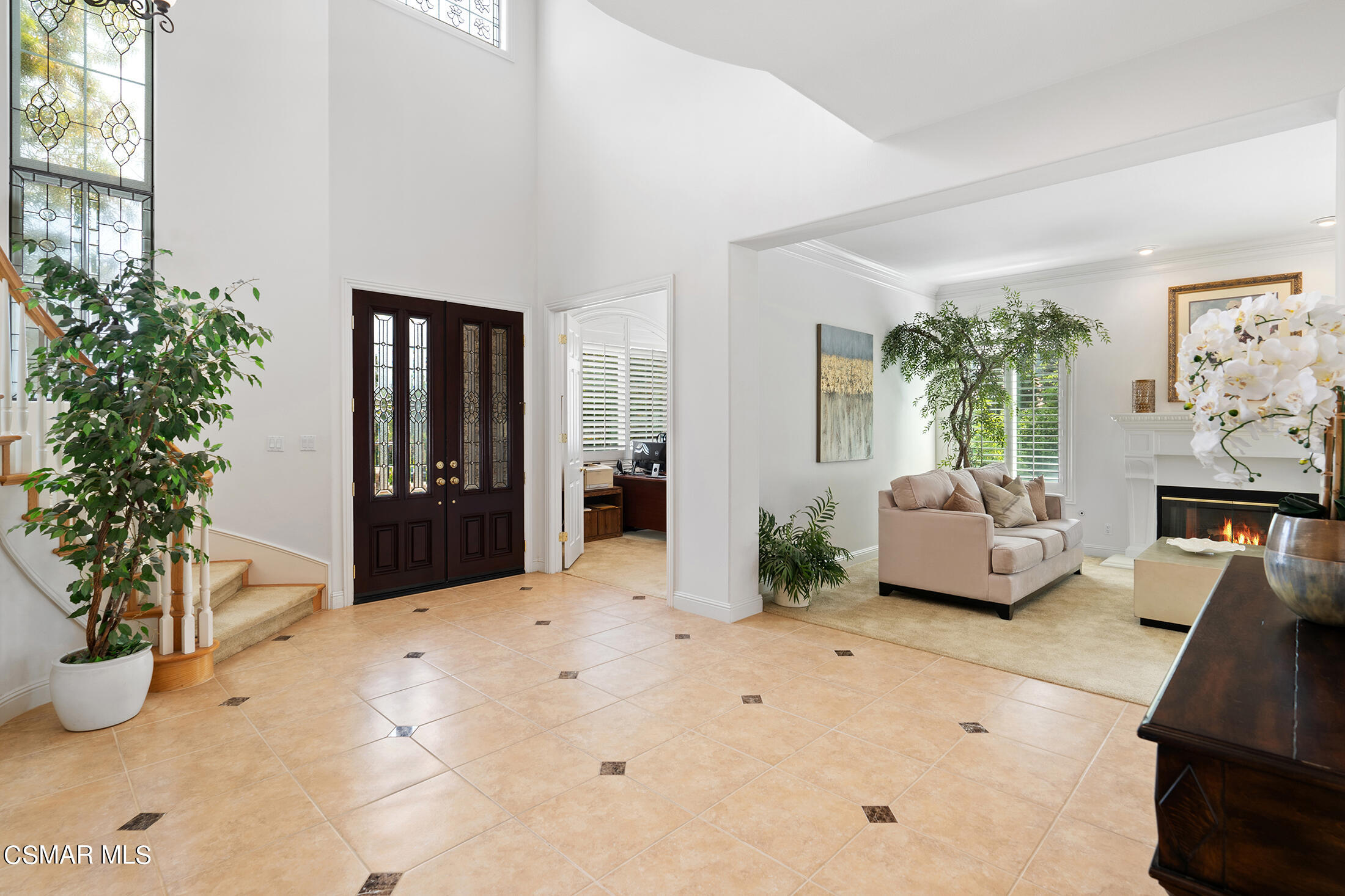 11225 Watson Drive Moorpark, CA 93021 - Photo 17 of 89 a living room with furniture and potted plant