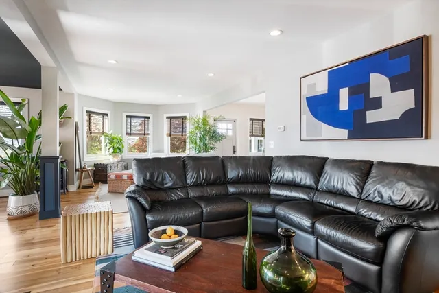 $3,200 | 119 Sycamore Street, Fairhaven, MA 02719