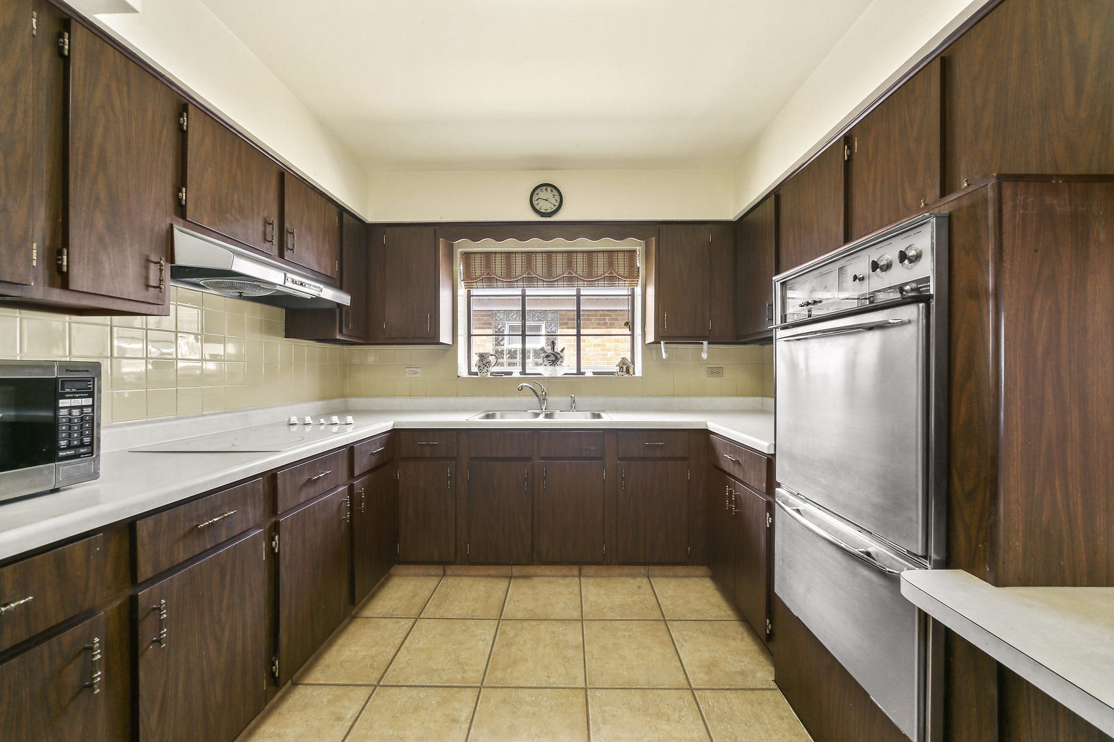 6764 Riverside Drive Berwyn, IL 60402 - Photo 5 of 38