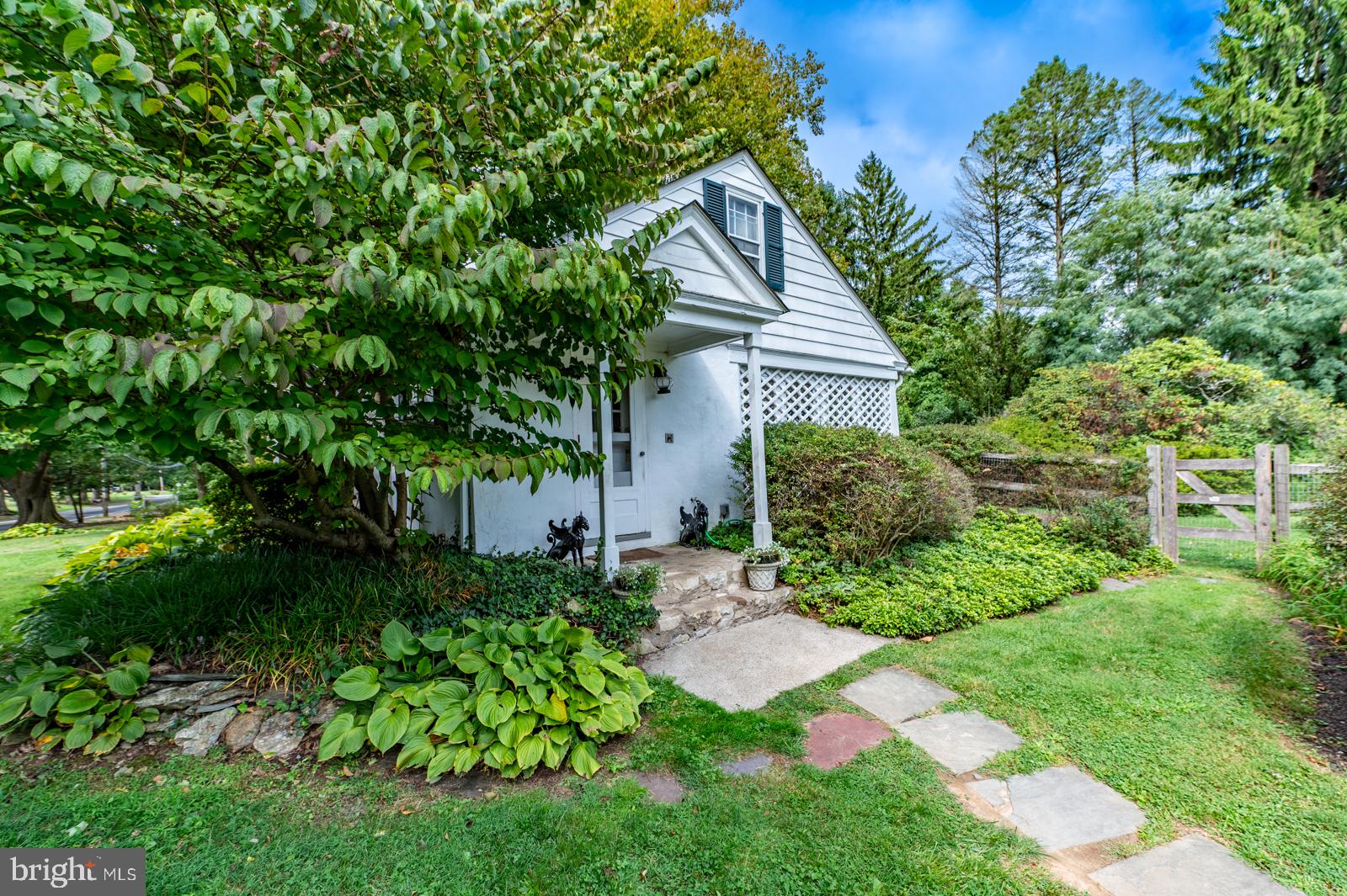 451 King Road West Chester, PA 19380 - Photo 4 of 53 Side Yard