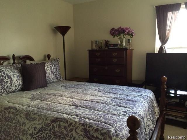 22076 Cape Cod Way Farmington, MI 48336 - Photo 10 of 10
