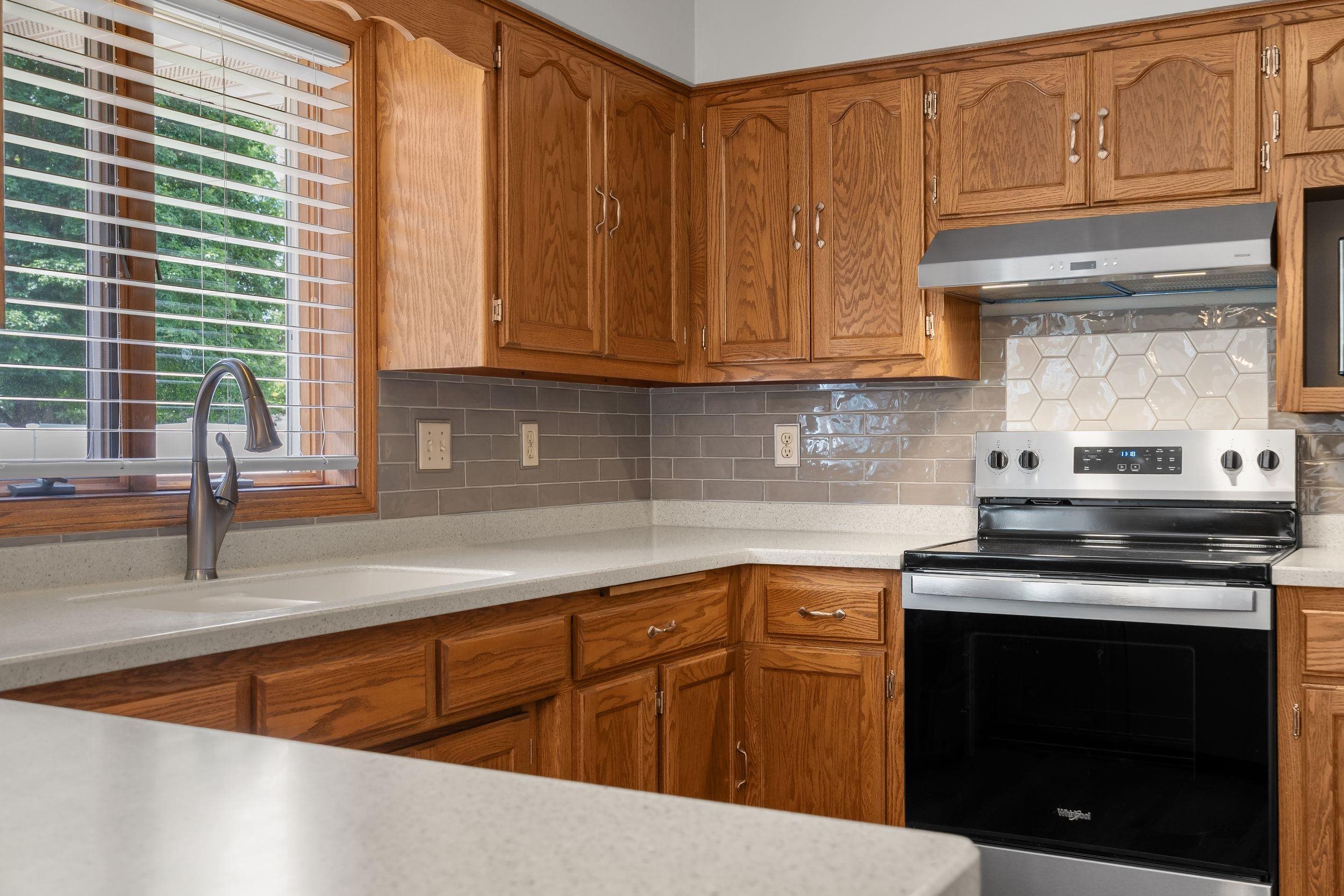 2615 West Sunnyview Circle Appleton, WI 54914 - Photo 11 of 44