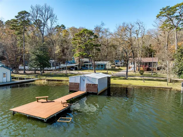 a view of a lake with houses