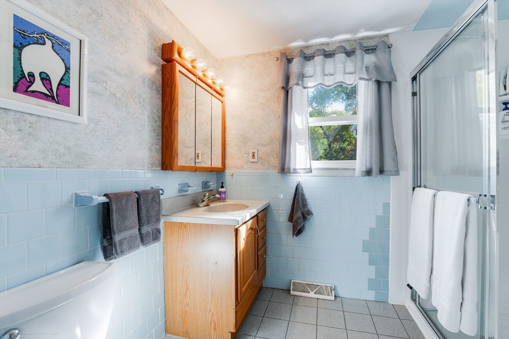 33 Nicholas Road Raynham, MA 02767 - Photo 20 of 35 Gallery Image 20
