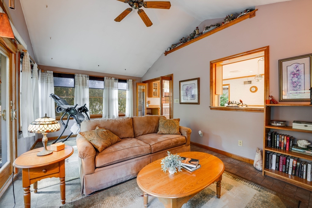 33 Nicholas Road Raynham, MA 02767 - Photo 6 of 35 Gallery Image 6
