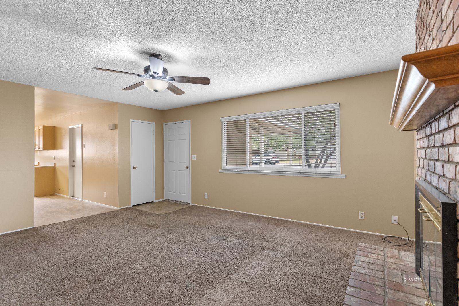 325 South Lincoln Street Ridgecrest, CA 93555 - Photo 9 of 35