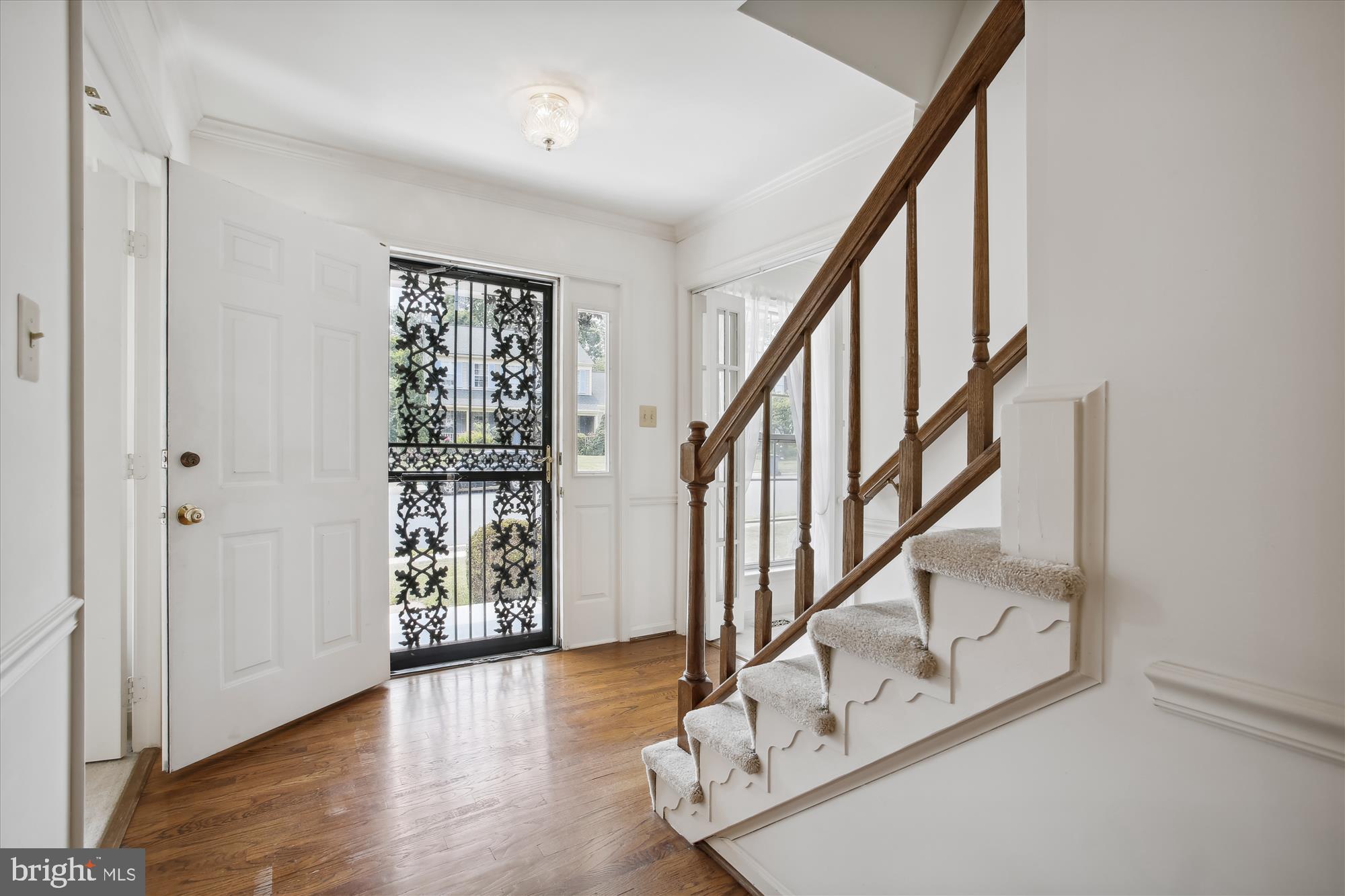 1529 Kingstream Circle Herndon, VA 20170 - Photo 13 of 74 Foyer