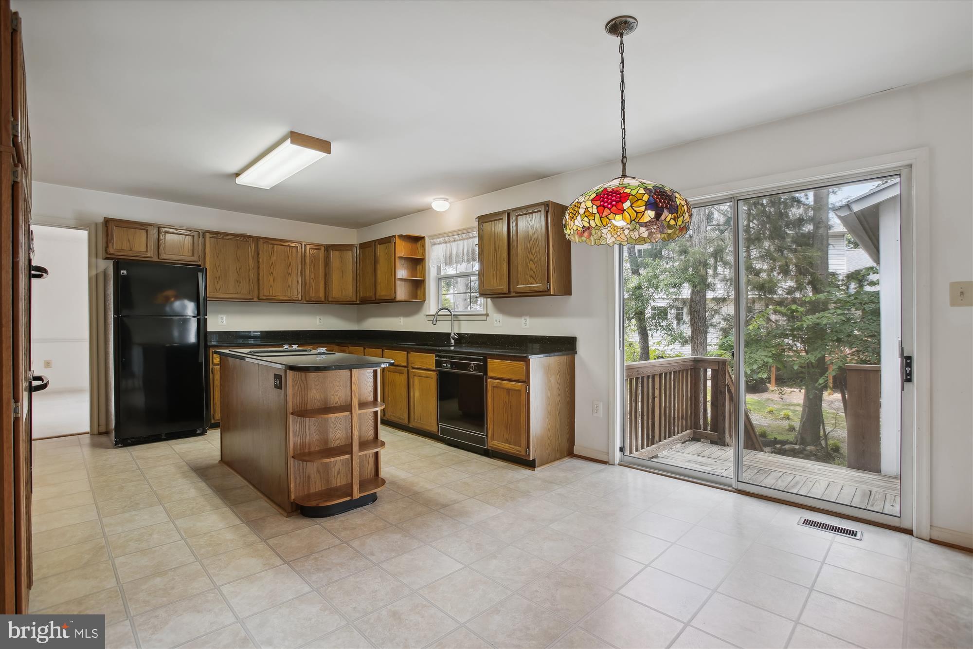 1529 Kingstream Circle Herndon, VA 20170 - Photo 17 of 74 Kitchen