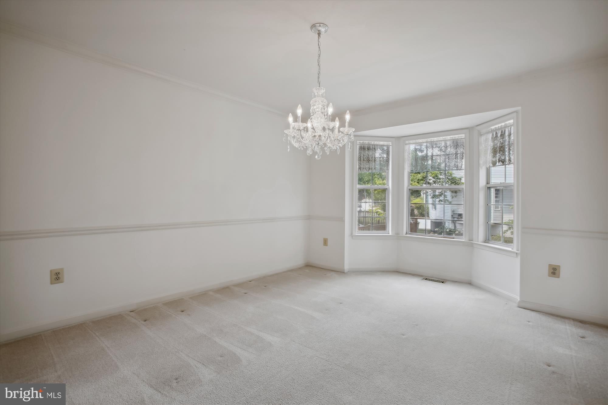 1529 Kingstream Circle Herndon, VA 20170 - Photo 30 of 74 Dining Room