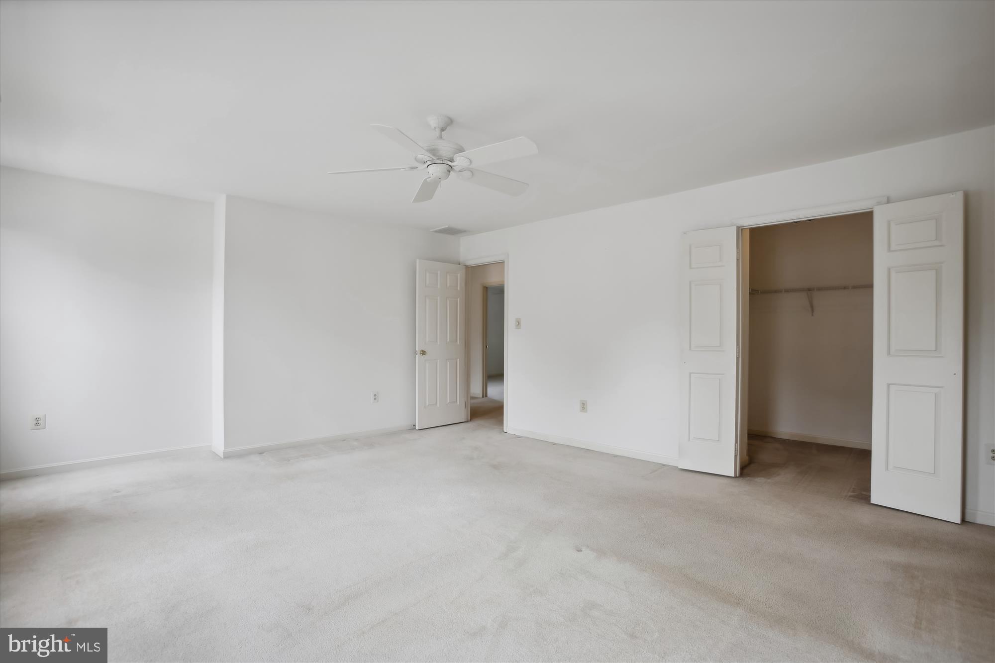 1529 Kingstream Circle Herndon, VA 20170 - Photo 37 of 74 Primary Bedroom