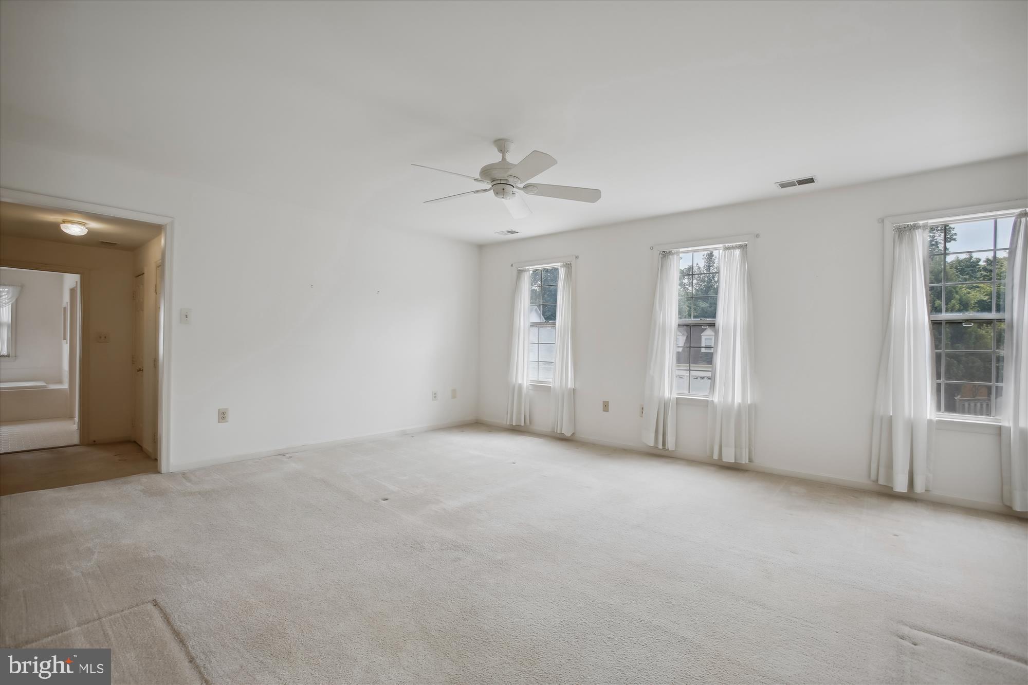 1529 Kingstream Circle Herndon, VA 20170 - Photo 38 of 74 Primary Bedroom