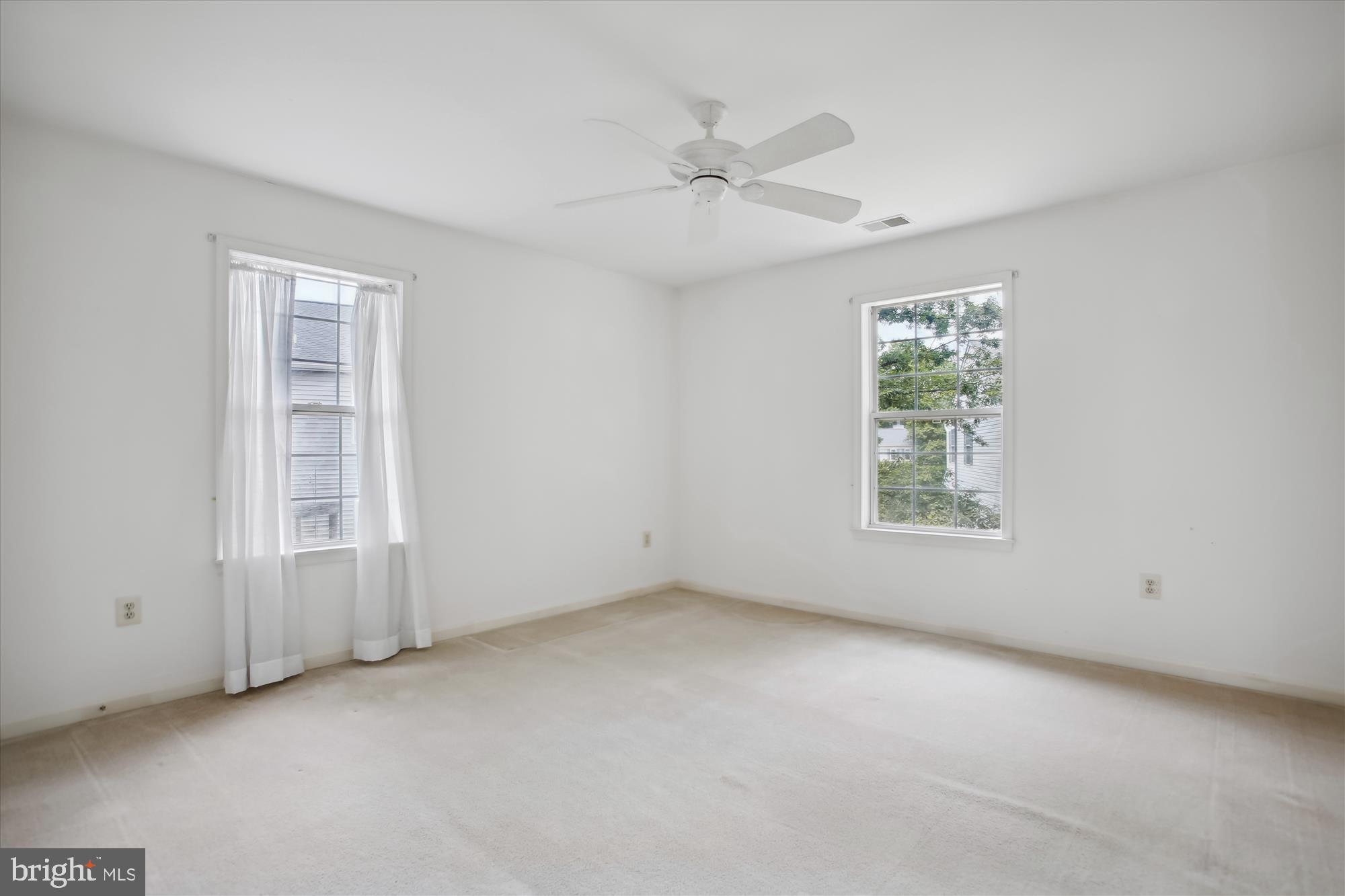 1529 Kingstream Circle Herndon, VA 20170 - Photo 45 of 74 Bedroom 3