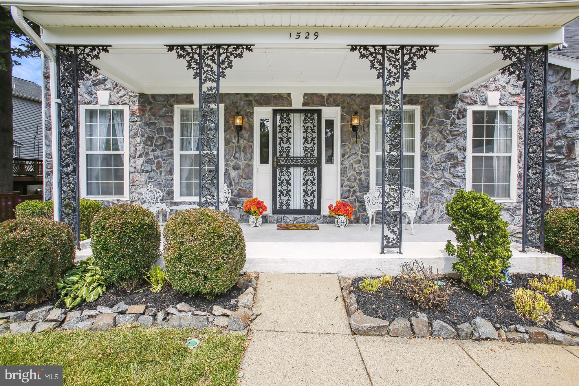 1529 Kingstream Circle Herndon, VA 20170 - Photo 10 of 74 Covered Front Porch Entry
