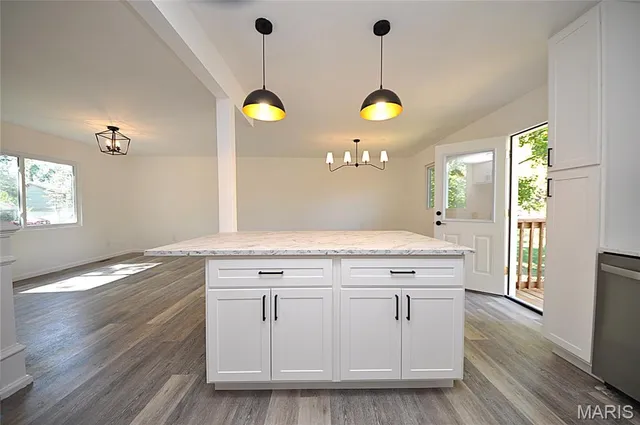 $219,900 | 2347 Farflung Drive, Florissant, MO 63031