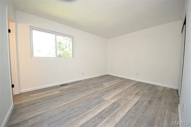 $219,900 | 2347 Farflung Drive, Florissant, MO 63031