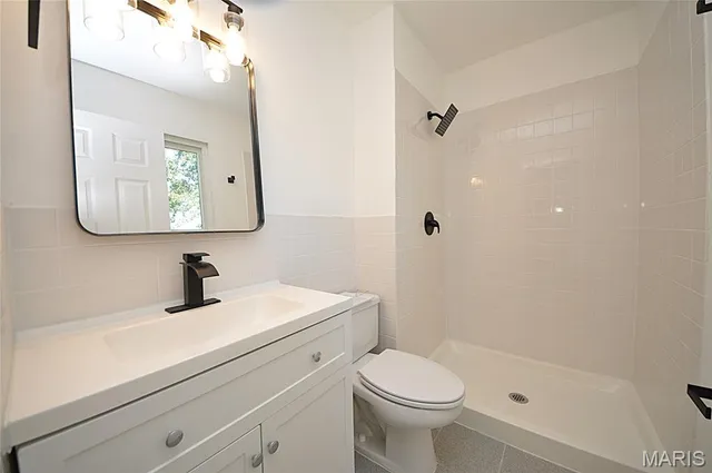 $219,900 | 2347 Farflung Drive, Florissant, MO 63031