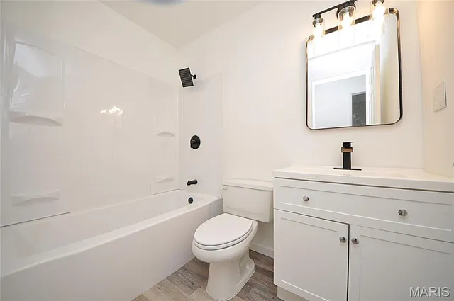 $219,900 | 2347 Farflung Drive, Florissant, MO 63031