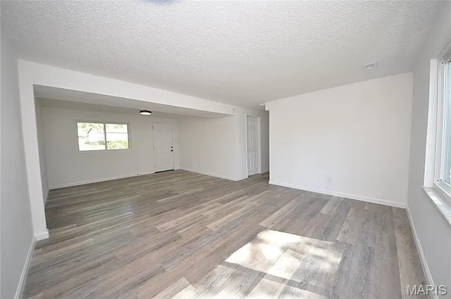 $219,900 | 2347 Farflung Drive, Florissant, MO 63031