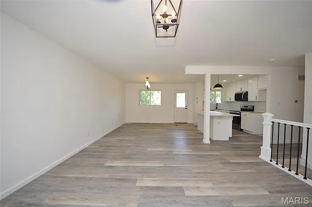 $219,900 | 2347 Farflung Drive, Florissant, MO 63031