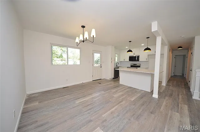 $219,900 | 2347 Farflung Drive, Florissant, MO 63031