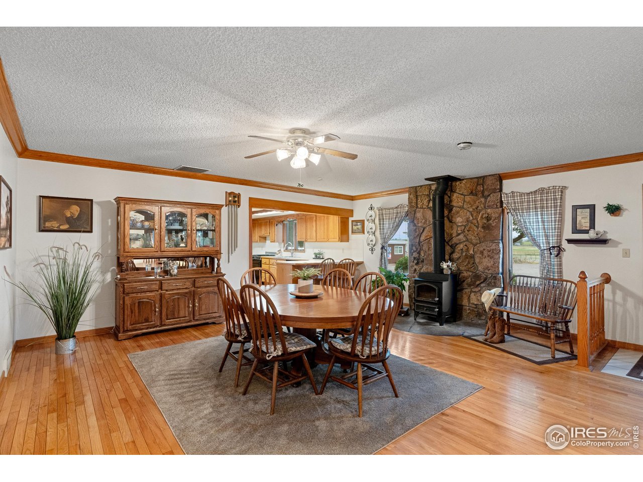 Dining room with gas stove