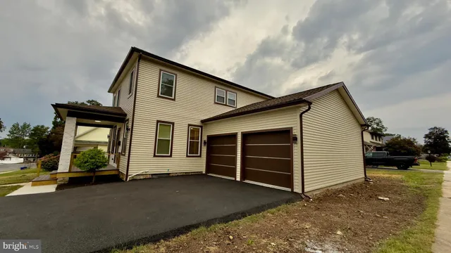 $434,900 | 1011 Elnore Avenue, Temple, PA 19560