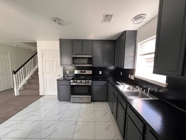 $2,850 | 2206 Laurel Oak Drive, Missouri City, TX 77489