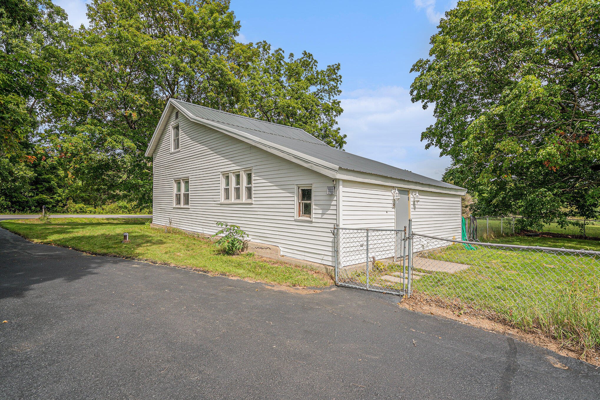 2980 18 Mile Road Northeast Cedar Springs, MI 49319 - Photo 5 of 26 2980 18 Mile