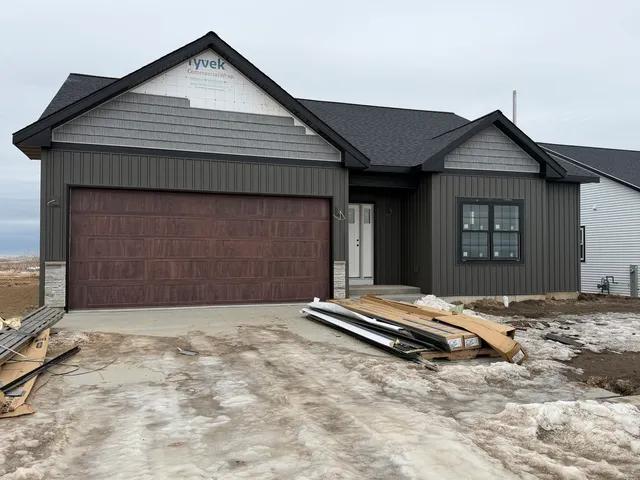 $325,900 | 667 South Regulators Street, Rochelle, IL 61068