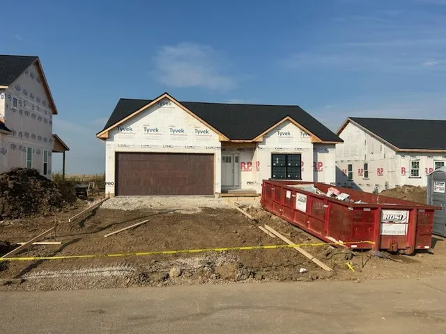 $325,900 | 667 South Regulators Street, Rochelle, IL 61068