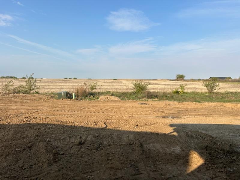 667 South Regulators Street Rochelle, IL 61068 - Photo 4 of 4 a view of an ocean