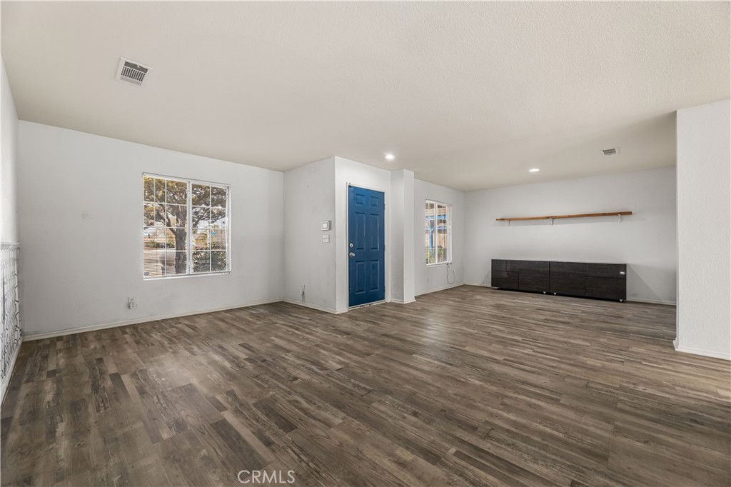 37608 Ribbon Street Palmdale, CA 93552 - Photo 3 of 25