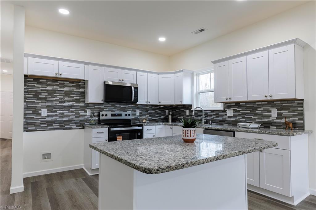 4761 Kester Mill Road Winston-Salem, NC 27103 - Photo 10 of 31